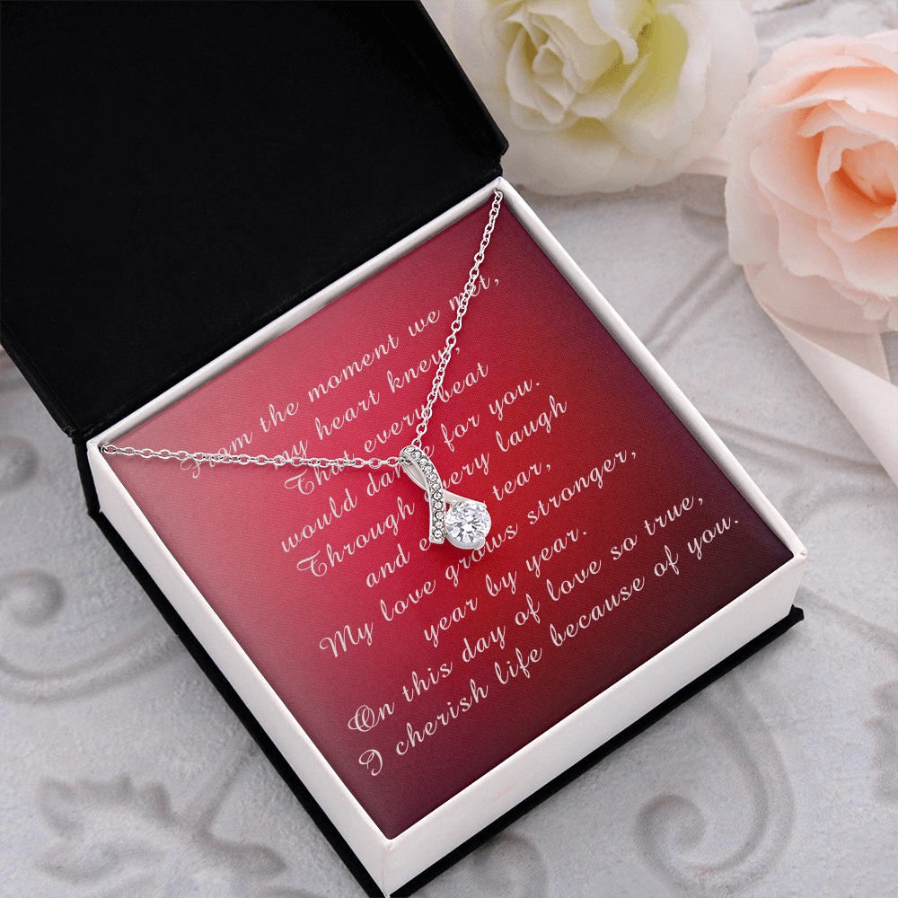 Valentine's Day Alluring Beauty Necklace from Husband to Wife