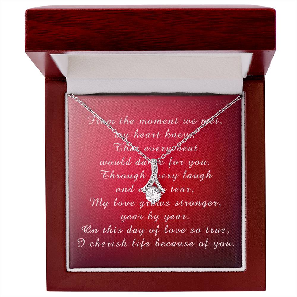 Valentine's Day Alluring Beauty Necklace from Husband to Wife