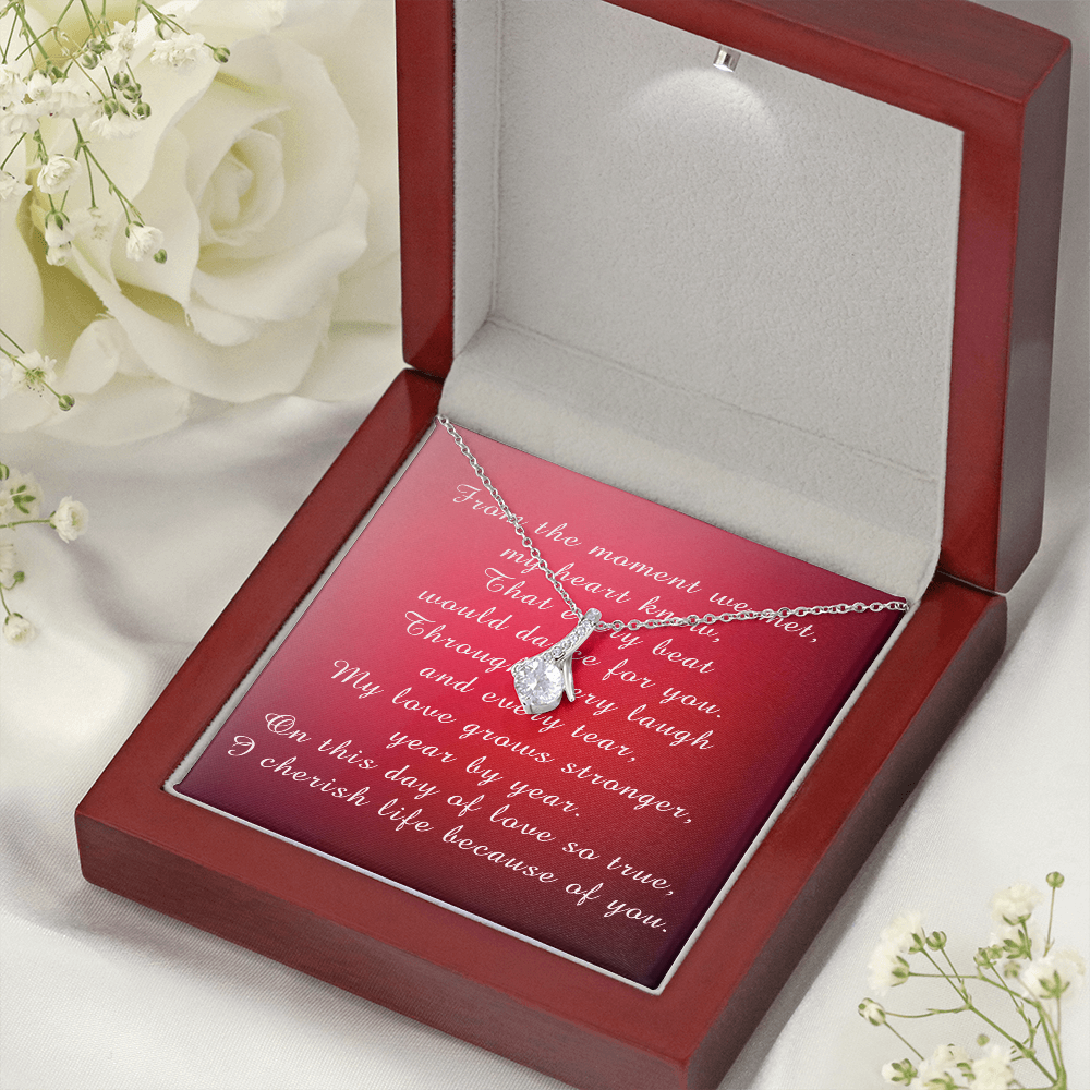 Valentine's Day Alluring Beauty Necklace from Husband to Wife