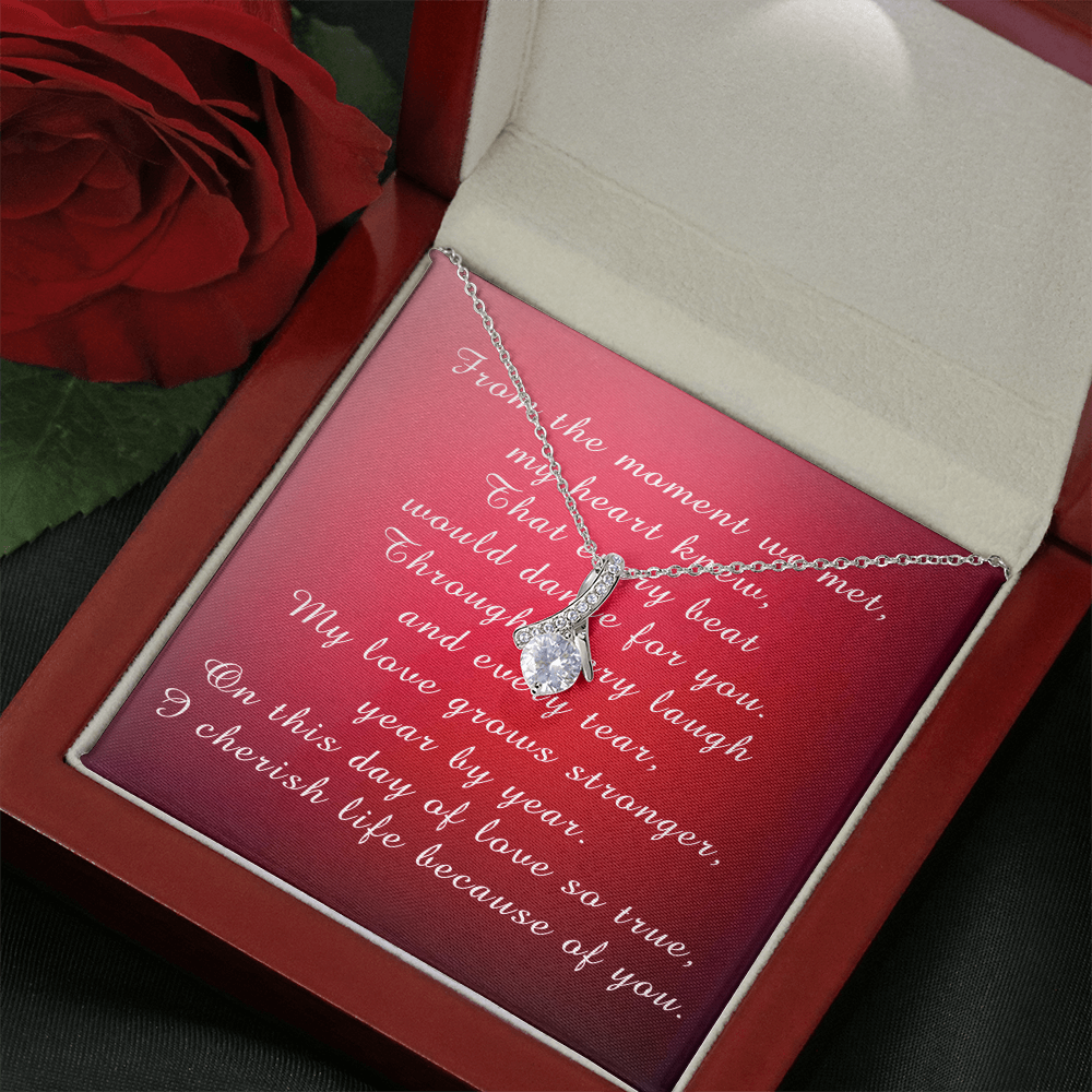 Valentine's Day Alluring Beauty Necklace from Husband to Wife